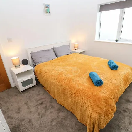 Lauristine Flat